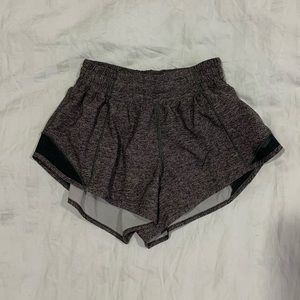 LULULEMON hotty hot shorts II 2.5”